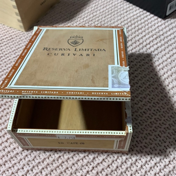 Cigar Box - empty. Use for decor storage & more - Picture 3 of 7